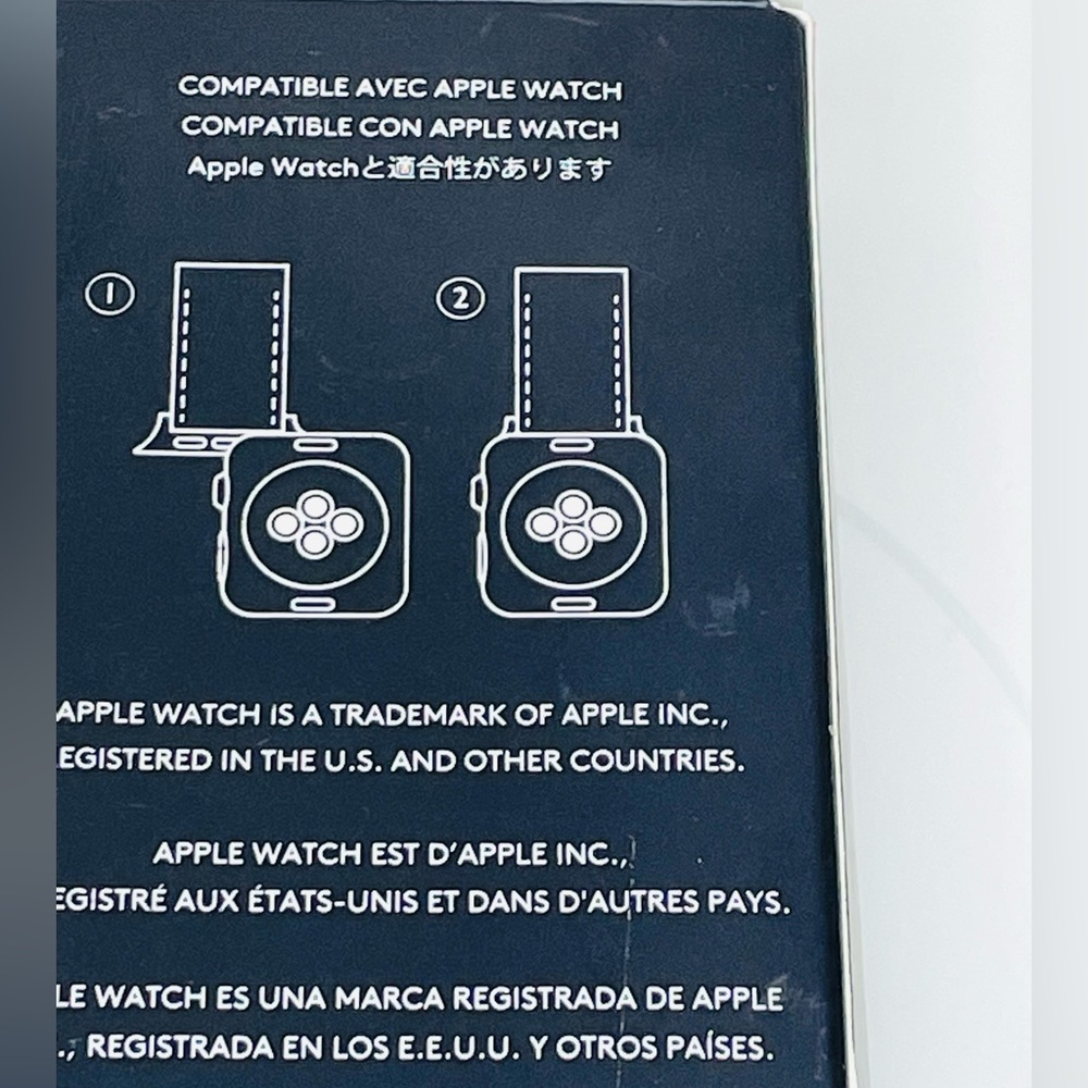 SOLD new in-box Coach Apple watch white Tea Rose flower Silicon strap 38mmx 40m - Picture 5 of 7